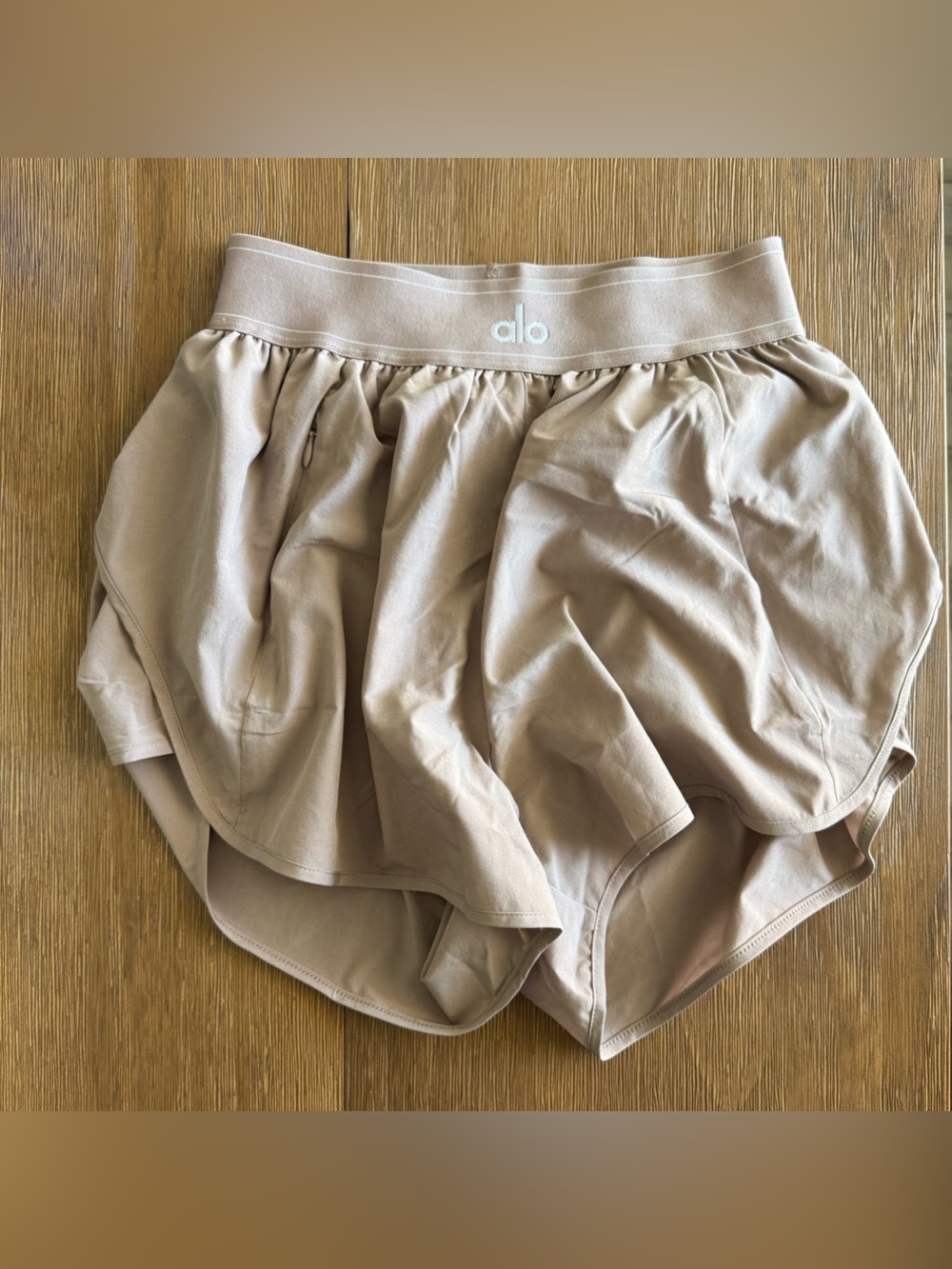 ALO Yoga match point shorts taupe
